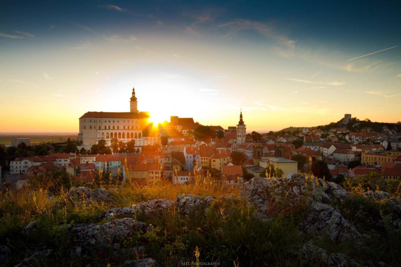 Vinna Kavarna Mikulov Exterior photo